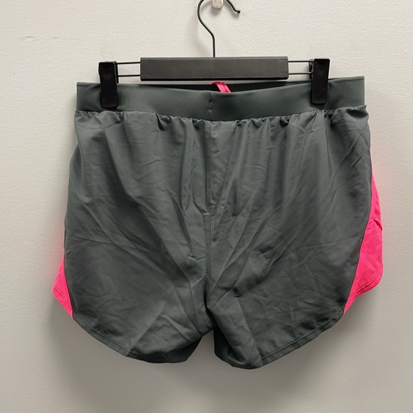 “Under Armour” Size Small Woman’s Fly By Shorts - Picture 2 of 6